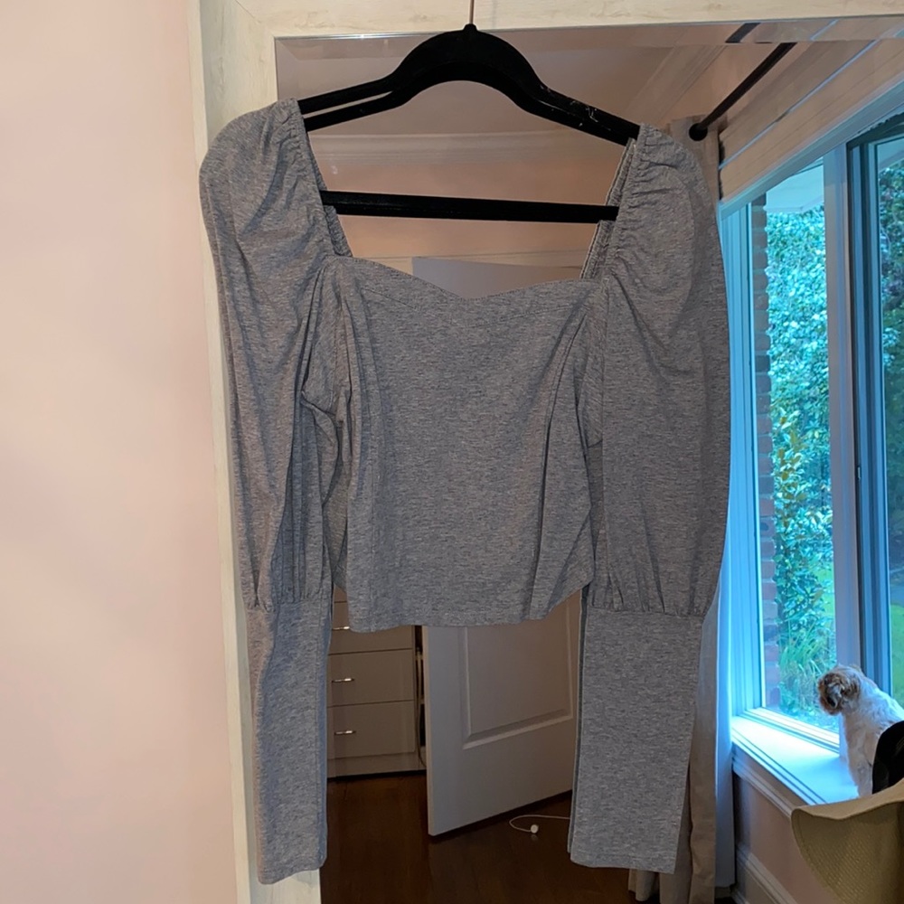Grey long sleeve adorable shirt!